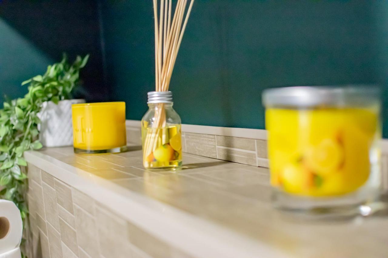 The Yellow Door By Shortstays Ferienhaus