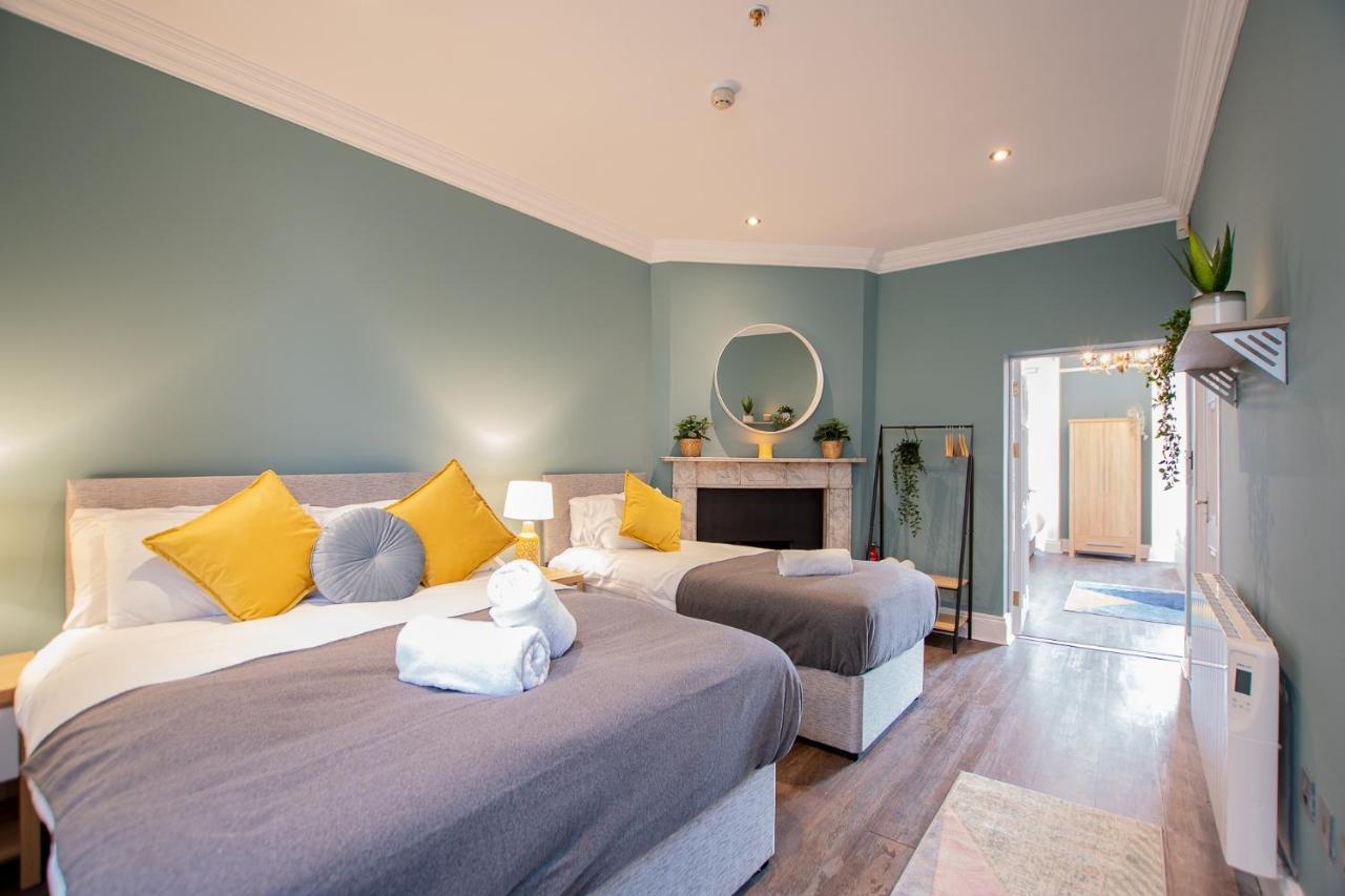 The Yellow Door By Shortstays Ferienhaus *
